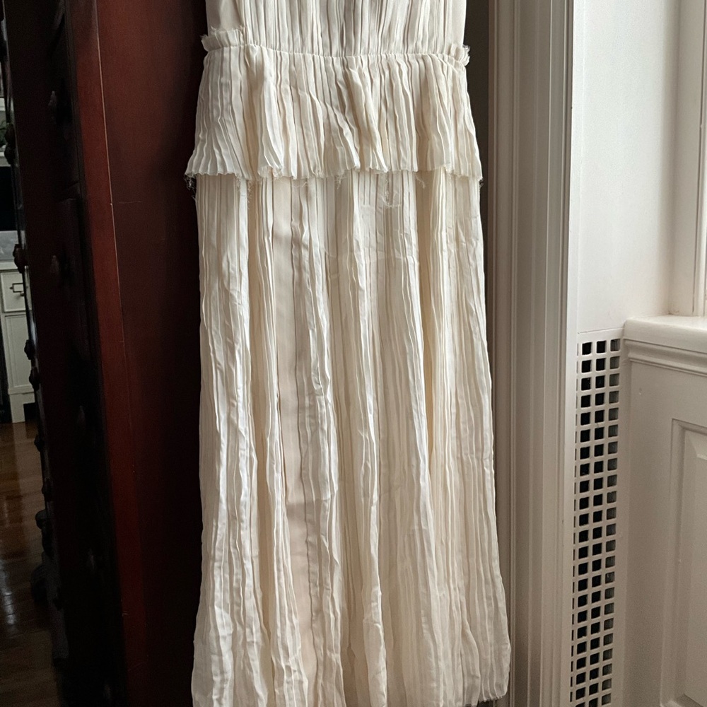Sleeveless ruffle Dress